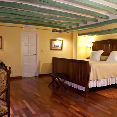 Hotel Casas De La Juderia 4*