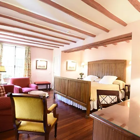 Hotel Casas De La Juderia 4*