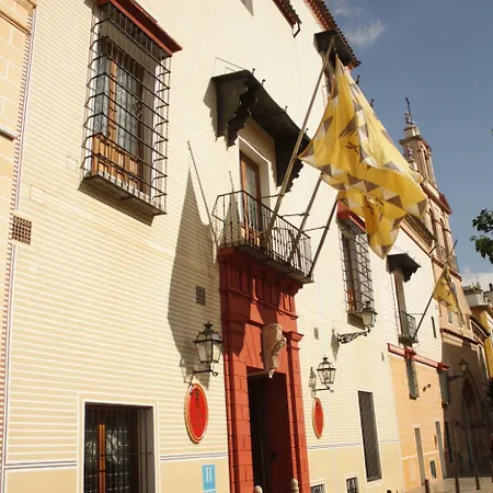 מלון Casas De La Juderia 4*