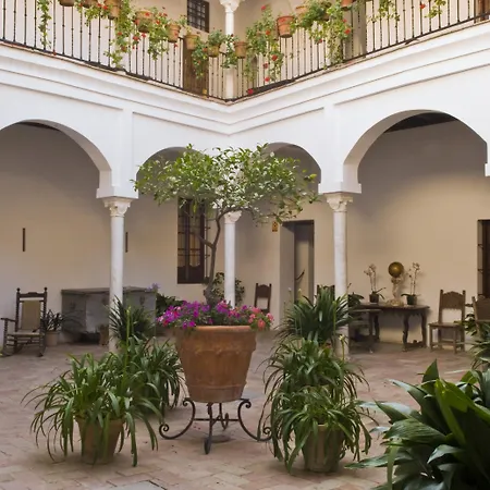 מלון Casas De La Juderia 4*