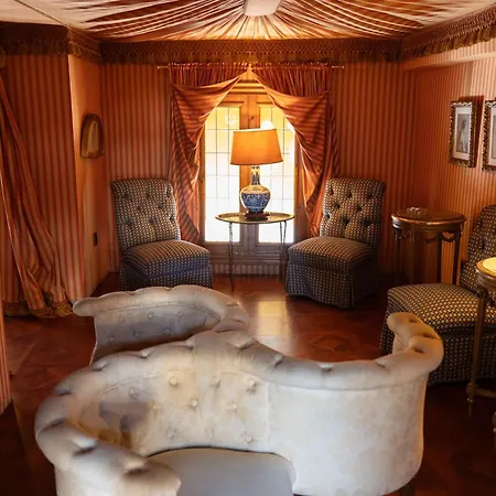 מלון Casas De La Juderia 4*