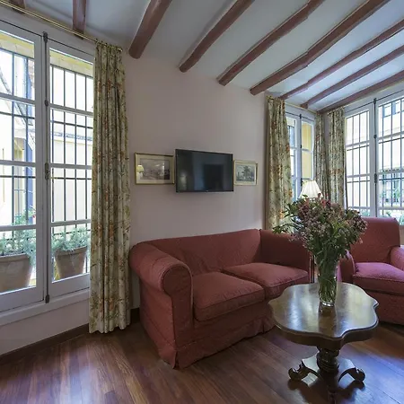 Casas De La Juderia Seville