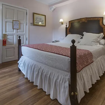 Hotel Casas De La Juderia 4*